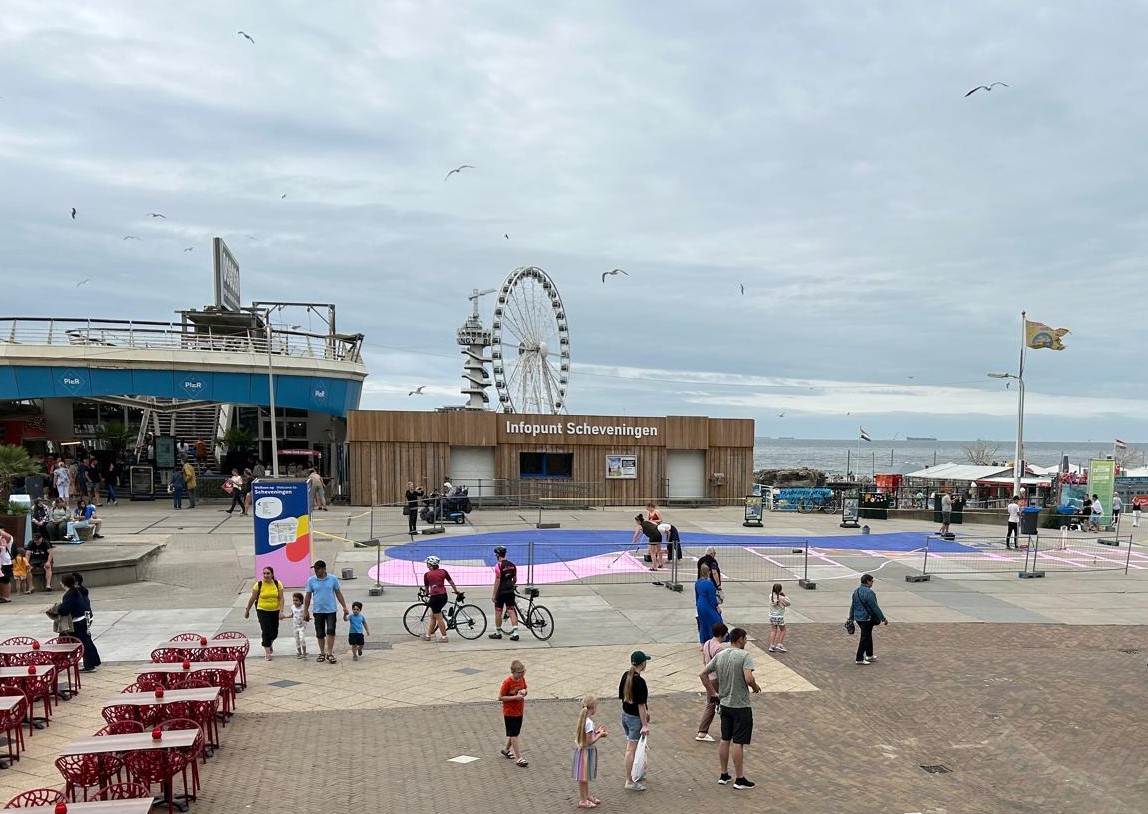 Pierplein: bewegen door vloerschilderen – Den Haag