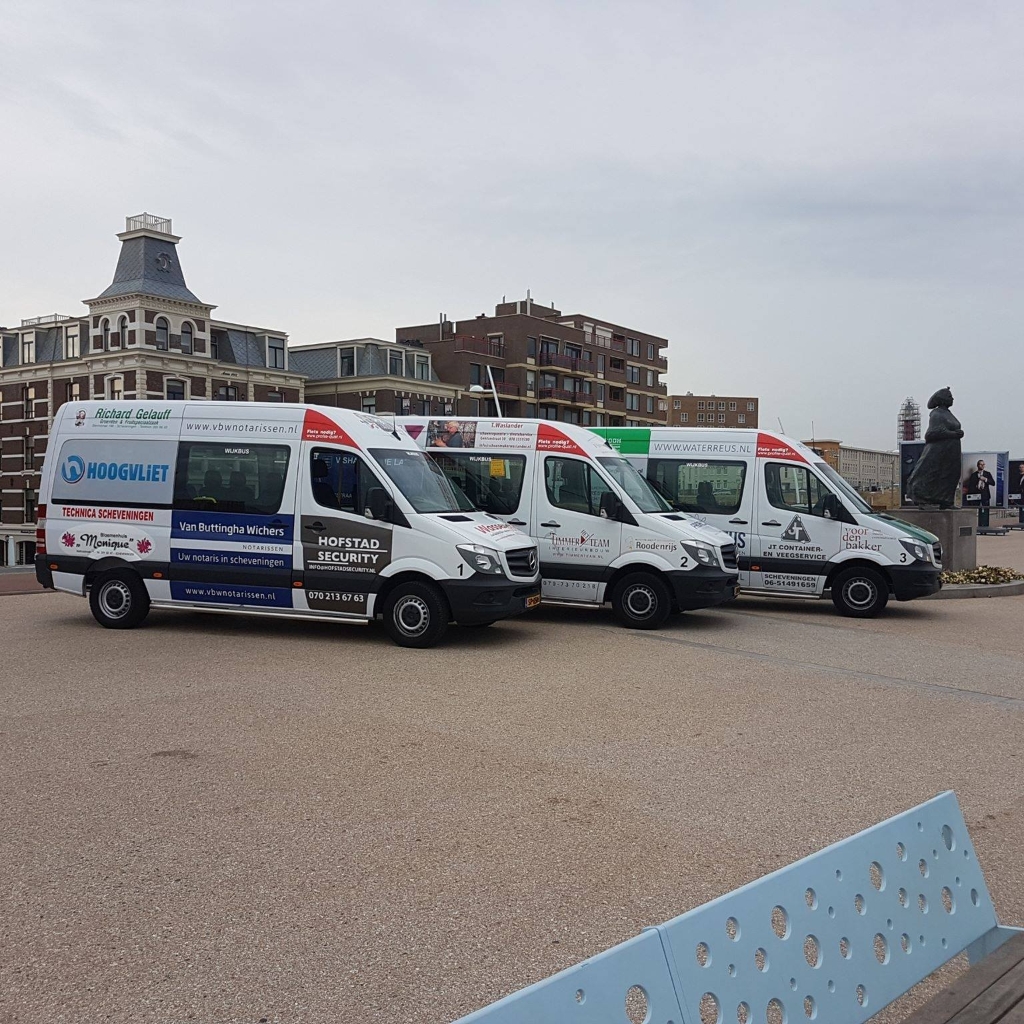 Geparkeerde wijkbussen van Groot Scheveningen