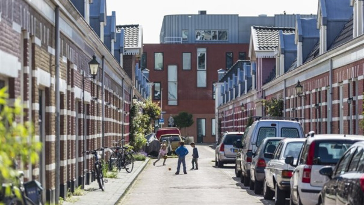 Foto van een straat in de Schilderswijk.