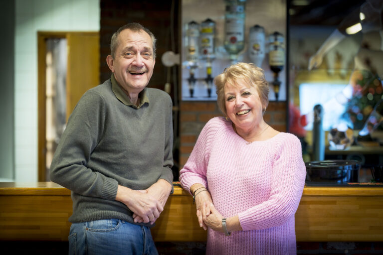 Henk en Sigrid op de foto bij Wijkberaad Laak Centraal.