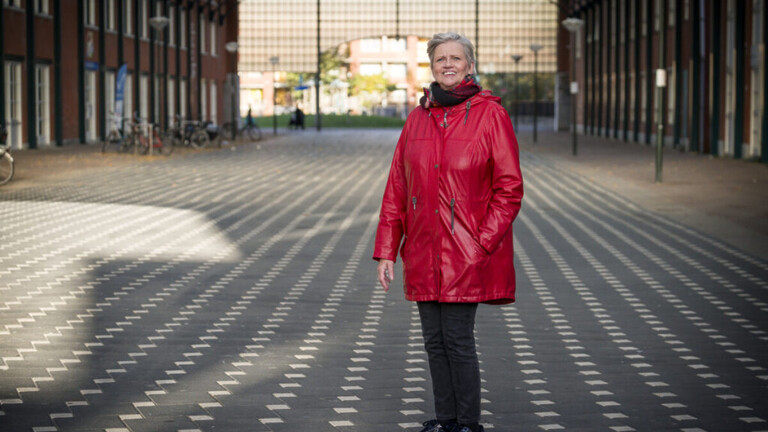 Foto van Margreet de Jonge, voorzitter van het Wijkberaad Laakhavens.