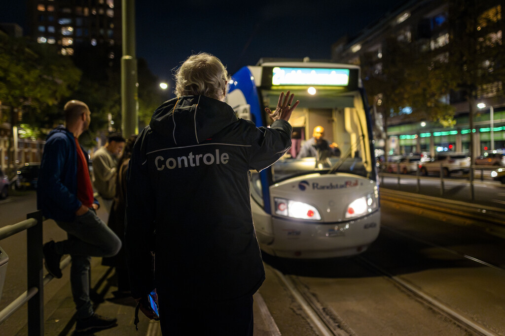 HTM controleert op zwartrijders